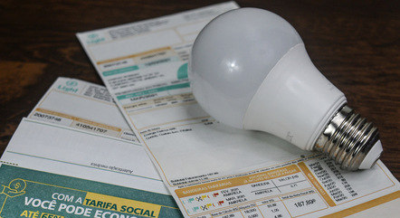 Luz mais cara já força 22% dos brasileiros a atrasar a conta para comprar comida