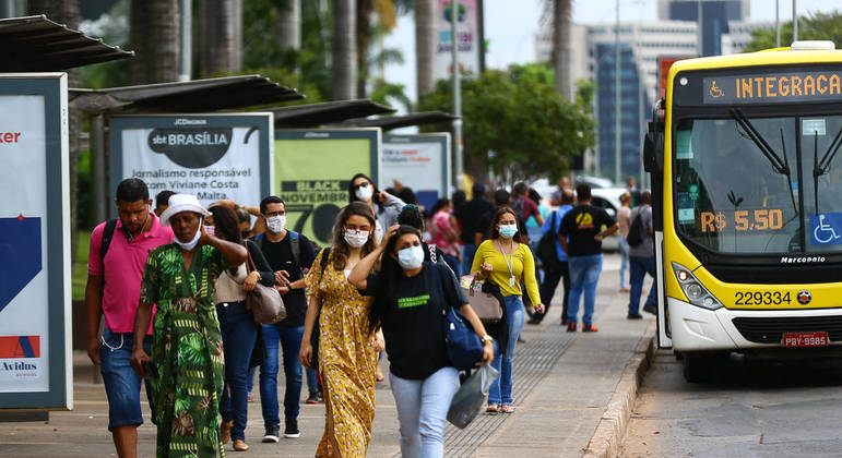 Em 24 horas, covid-19 registra 238 mortes e 157.393 casos da doença