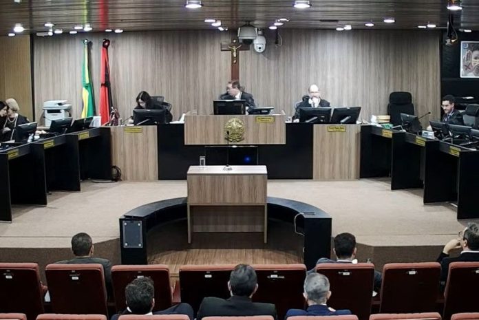 039 A Corte Eleitoral esteve reunida em sessão nesta sexta-feira (Foto: Reprodução)