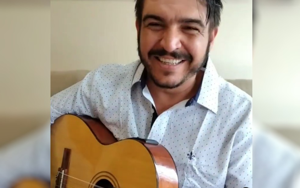 Cantor Rodrigo Pamplona da Silva, de 43 anos, morre em Pirenópolis, Goiás — Foto: Reprodução/Instagram