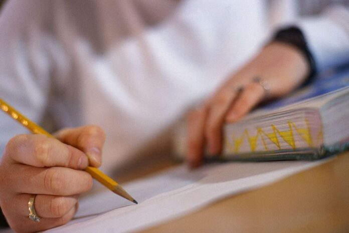 14-concursos-confirmados-devem-oferecer-66-mil-vagas-no-semestre