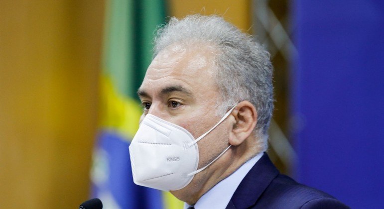 Marcelo Queiroga pede à população que complete vacinação contra Covid-19